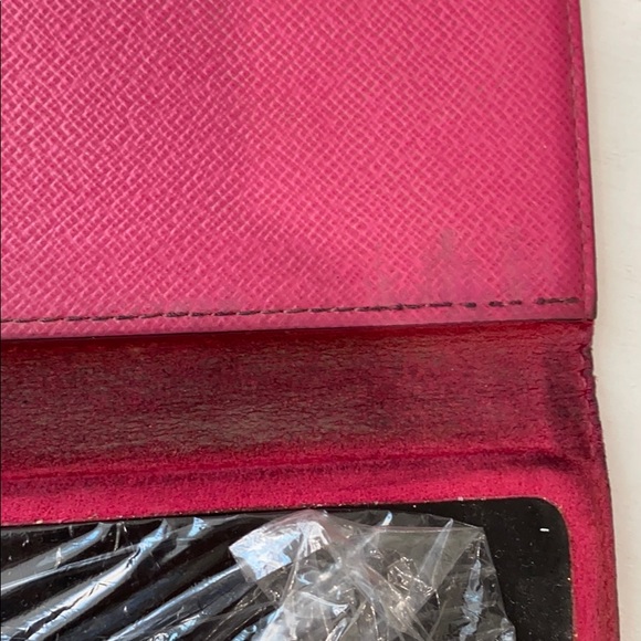 Authentic Luis Vuitton iPhone X case - Picture 6 of 6